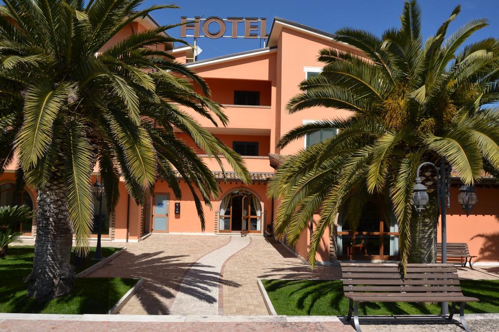 Villa Luigi Hotel & Restaurant Nuova Gestione Villa Rosa Di Martinsicuro المظهر الخارجي الصورة