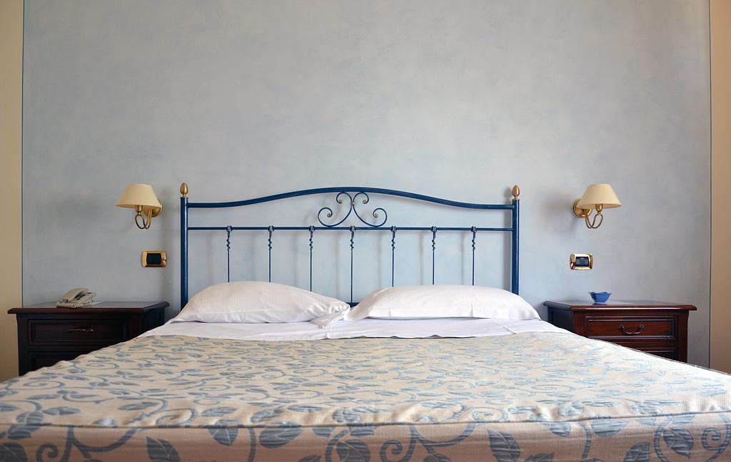 Villa Luigi Hotel & Restaurant Nuova Gestione Villa Rosa Di Martinsicuro الغرفة الصورة