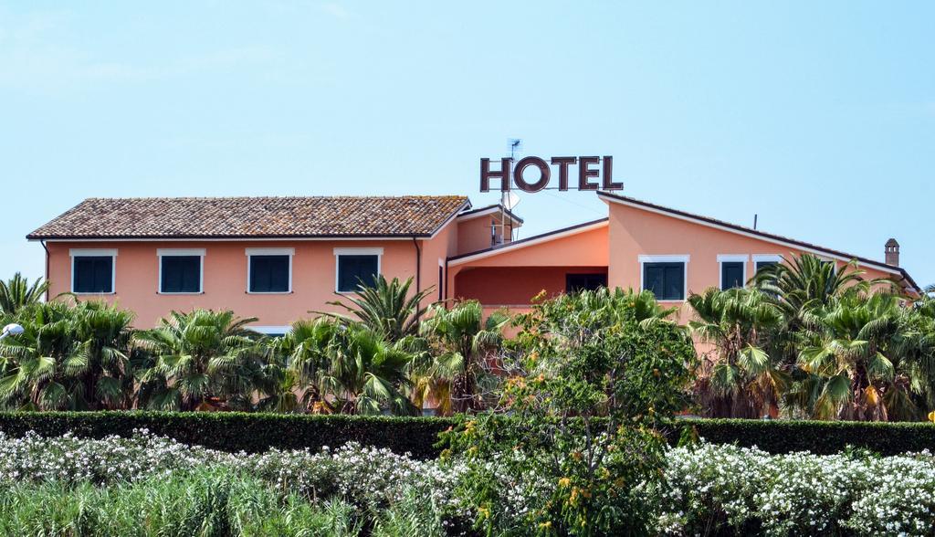 Villa Luigi Hotel & Restaurant Nuova Gestione Villa Rosa Di Martinsicuro المظهر الخارجي الصورة