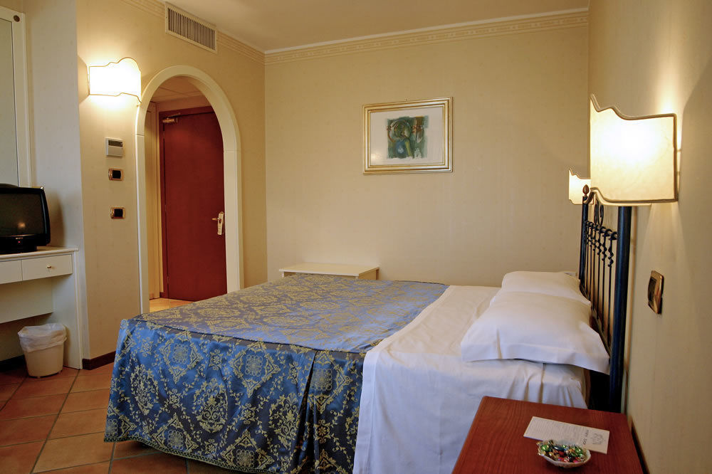 Villa Luigi Hotel & Restaurant Nuova Gestione Villa Rosa Di Martinsicuro المظهر الخارجي الصورة